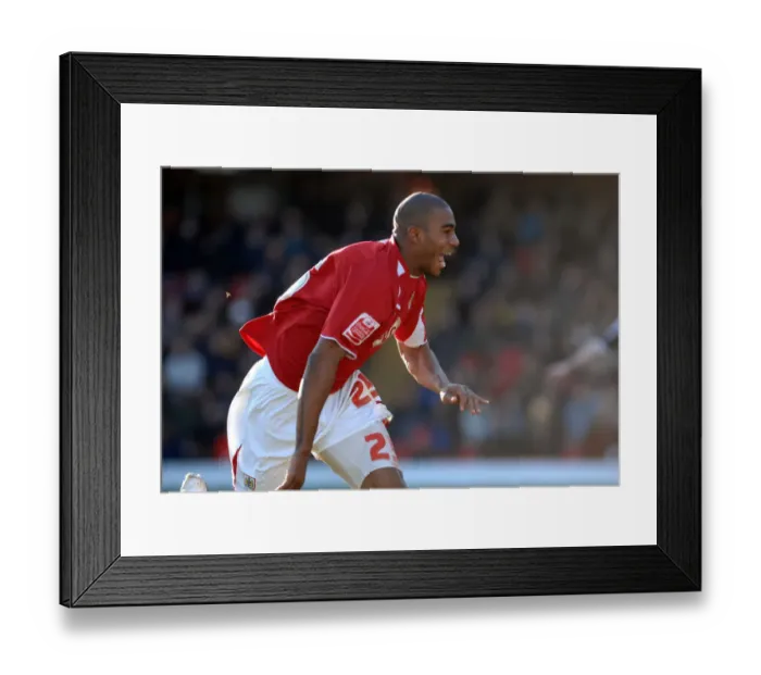 Framed Print : Marvin Elliott Scores V Watford