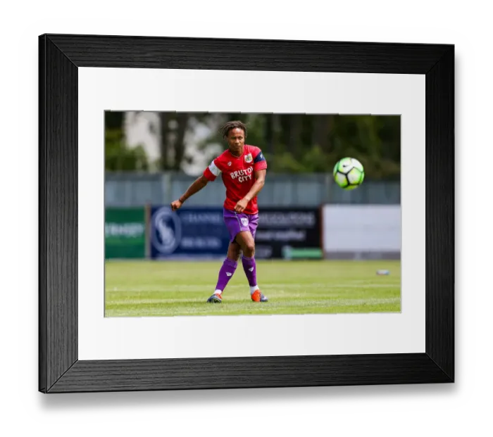 Framed Print : Bobby Reid of Bristol City Gearing Up for Guernsey Friendly, 2017 Framed Print : Bobby Reid of Bristol City Gearing Up for Guernsey Friendly, 2017
