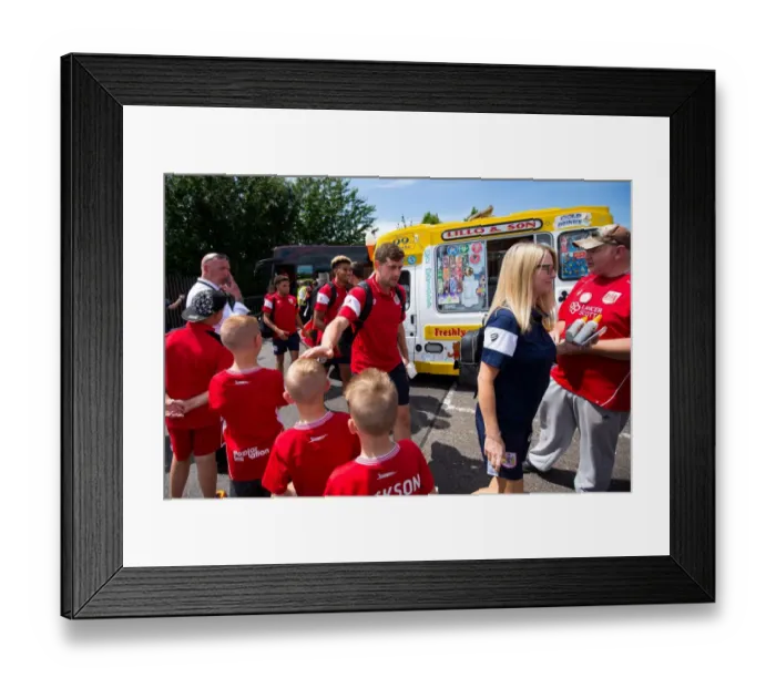 Framed Print : Bristol City's Frankie Fielding Arrives at The Creek for Pre-season Friendly Against Bristol Manor Farm (2017) Framed Print : Bristol City's Frankie Fielding Arrives at The Creek for Pre-season Friendly Against Bristol Manor Farm (2017)