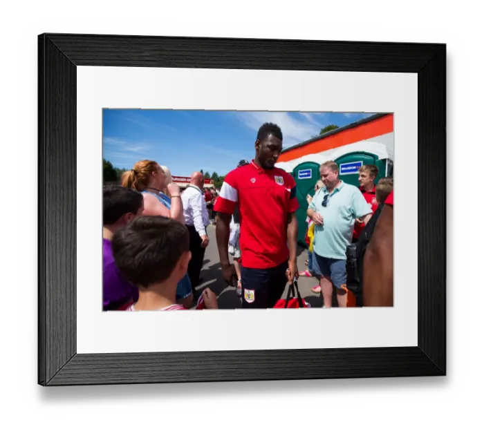Framed Print : Bristol City's Aaron Pierre Arrives at The Creek: Pre-season Friendly Against Bristol Manor Farm (09 / 07 / 2017) Framed Print : Bristol City's Aaron Pierre Arrives at The Creek: Pre-season Friendly Against Bristol Manor Farm (09 / 07 / 2017)