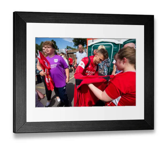 Framed Print : Jamie Paterson's Arrival: Bristol Manor Farm vs. Bristol City (09.07.2017) Framed Print : Jamie Paterson's Arrival: Bristol Manor Farm vs. Bristol City (09.07.2017)