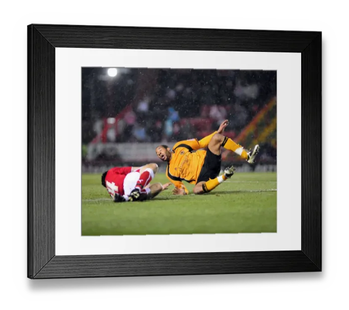 Framed Print : Clash of the Giants: Bristol City vs. Wolverhampton Wanderers - Season 08-09 Framed Print : Clash of the Giants: Bristol City vs. Wolverhampton Wanderers - Season 08-09
