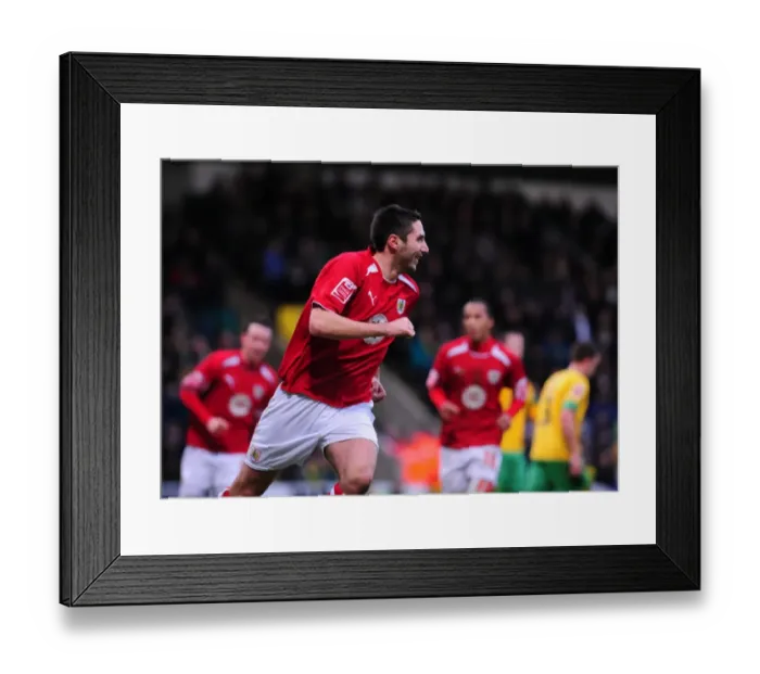 Framed Print : Clash of Rivals: Norwich City vs. Bristol City (Season 08-09)