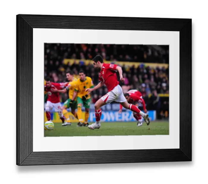 Framed Print : Clash of Rivals: Norwich City vs. Bristol City (Season 08-09)