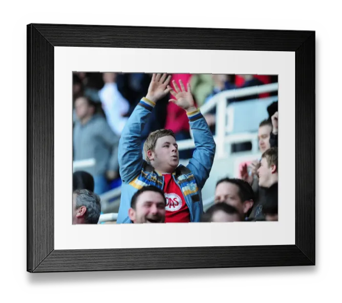Framed Print : The Clash of the Rivals: Reading vs. Bristol City - Season 08-09 Framed Print : The Clash of the Rivals: Reading vs. Bristol City - Season 08-09