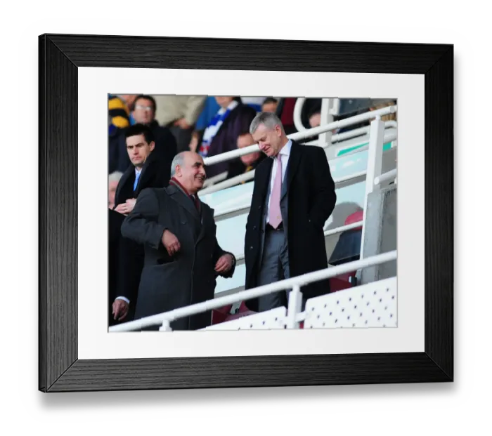 Framed Print : The Intense Football Rivalry: Reading vs. Bristol City - Season 08-09 Framed Print : The Intense Football Rivalry: Reading vs. Bristol City - Season 08-09