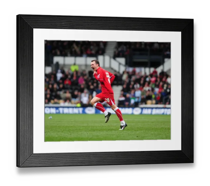Framed Print : Derby County vs. Bristol City: The Clash of Rams and Robins (08-09 Season) Framed Print : Derby County vs. Bristol City: The Clash of Rams and Robins (08-09 Season)
