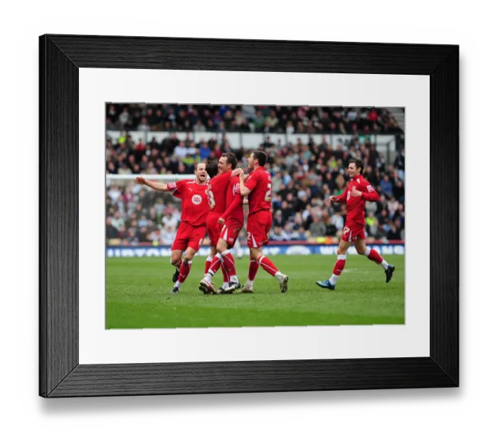 Framed Print : Bristol City First Team: Season 08-09: Derby County V Bristol City Framed Print : Bristol City First Team: Season 08-09: Derby County V Bristol City