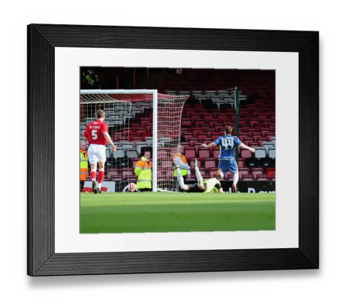 Framed Print : Bristol City vs. Cardiff City: A Football Rivalry - Season 08-09 Framed Print : Bristol City vs. Cardiff City: A Football Rivalry - Season 08-09