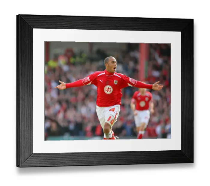 Framed Print : Bristol City vs Cardiff City: A Football Rivalry - Season 08-09 Framed Print : Bristol City vs Cardiff City: A Football Rivalry - Season 08-09