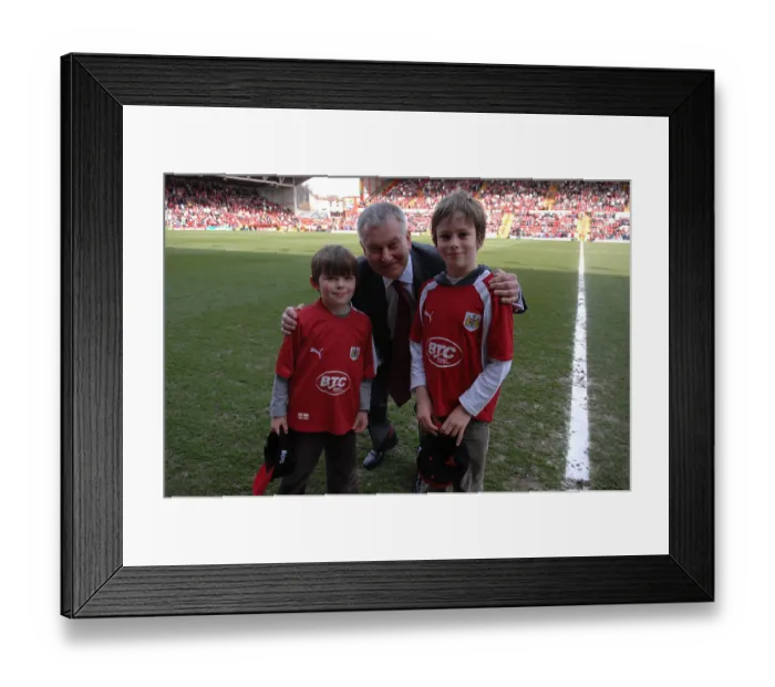 Framed Print : Bristol City vs. Cardiff City: A Football Rivalry - Season 08-09 Framed Print : Bristol City vs. Cardiff City: A Football Rivalry - Season 08-09
