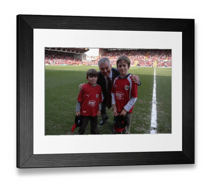 Framed Print : Bristol City vs. Cardiff City: A Football Rivalry - Season 08-09 Framed Print : Bristol City vs. Cardiff City: A Football Rivalry - Season 08-09