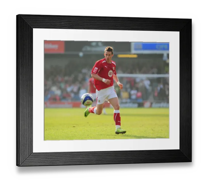 Framed Print : Battle of the Terraces: QPR vs. Bristol City - Football Rivalry (Season 08-09) Framed Print : Battle of the Terraces: QPR vs. Bristol City - Football Rivalry (Season 08-09)