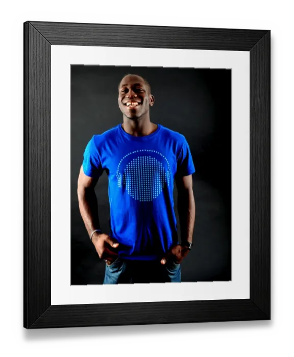 Framed Print : John Akinde: A Force to Reckon With in Bristol City's 08-09 Portraits Framed Print : John Akinde: A Force to Reckon With in Bristol City's 08-09 Portraits
