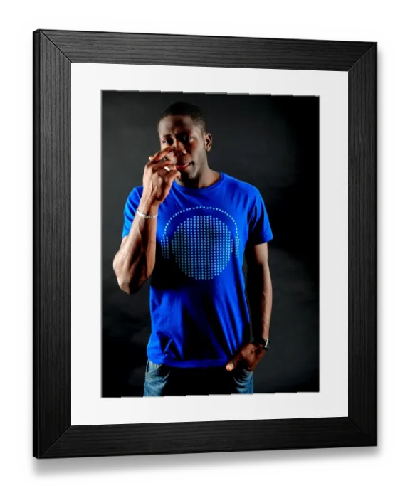 Framed Print : John Akinde: Unyielding Determination in Bristol City Football Club's 08-09 Season