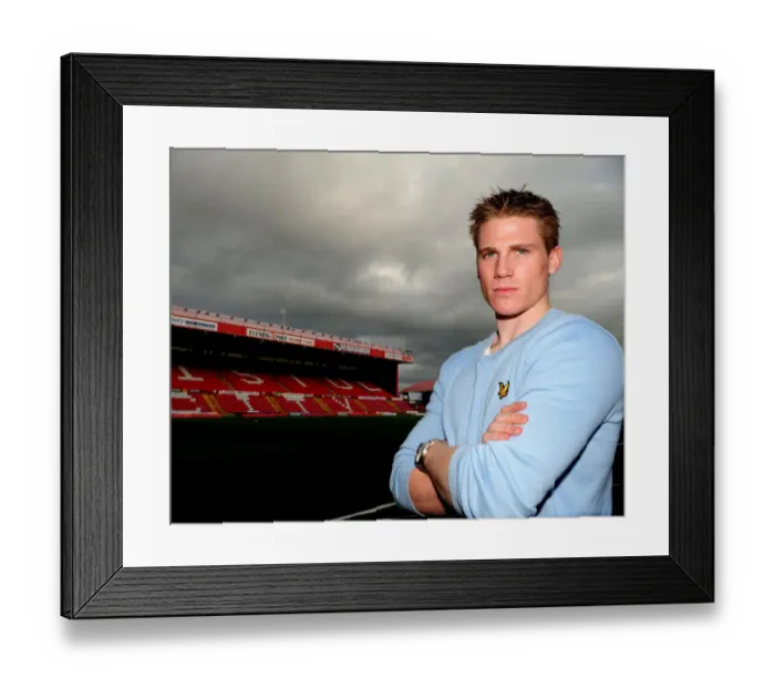 Framed Print : Bristol City FC: Christian Ribeiro - Portrait from the 08-09 Season Framed Print : Bristol City FC: Christian Ribeiro - Portrait from the 08-09 Season