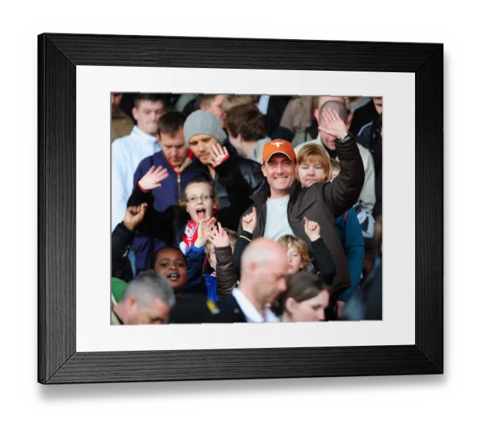 Framed Print : Bristol City vs Preston North End: A Thrilling Encounter from the 08-09 Season