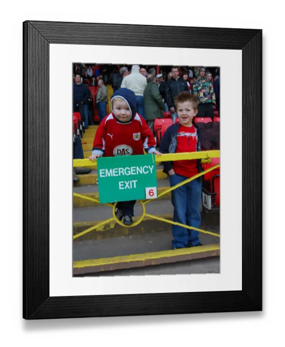 Framed Print : Bristol City vs Preston North End: A Football Rivalry - Season 08-09 Framed Print : Bristol City vs Preston North End: A Football Rivalry - Season 08-09