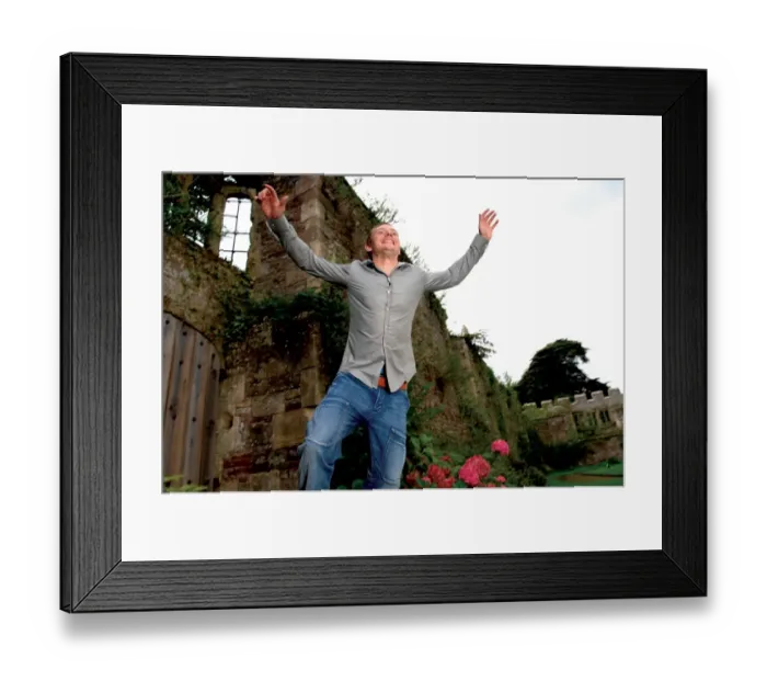 Framed Print : Brian Wilson: A Beacon of Determination in Bristol City Football Club's 08-09 Season