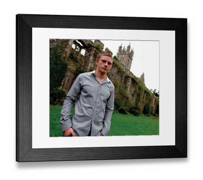 Framed Print : Brian Wilson: A Picture of Determination - Bristol City Football Club, 08-09 Season Framed Print : Brian Wilson: A Picture of Determination - Bristol City Football Club, 08-09 Season