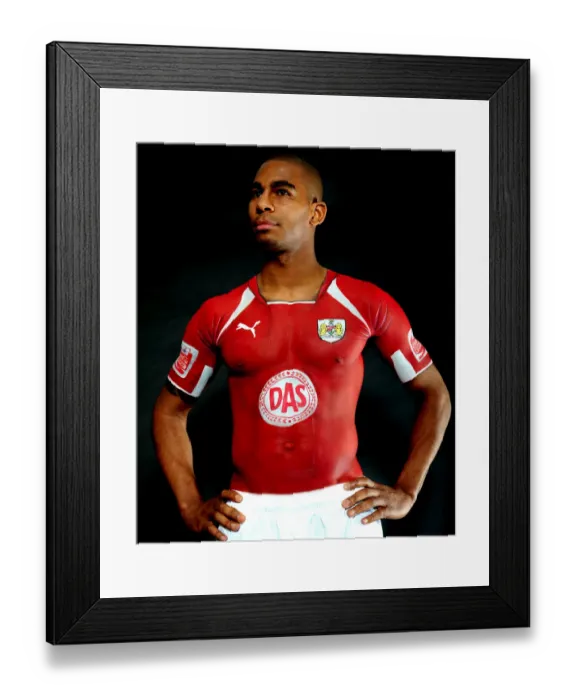 Framed Print : Marvin Elliott: Bristol City Football Club Portrait, 08-09 Season Framed Print : Marvin Elliott: Bristol City Football Club Portrait, 08-09 Season