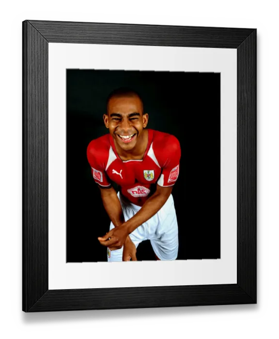 Framed Print : Marvin Elliott: A Symbol of Determination, Bristol City Football Club, 08-09 Framed Print : Marvin Elliott: A Symbol of Determination, Bristol City Football Club, 08-09