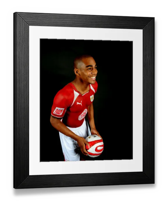 Framed Print : Marvin Elliott: A Beacon of Determination - Portraits 08-09, Bristol City Football Club Framed Print : Marvin Elliott: A Beacon of Determination - Portraits 08-09, Bristol City Football Club
