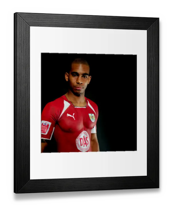 Framed Print : Marvin Elliott: 08-09 Portrait, Bristol City Football Club Framed Print : Marvin Elliott: 08-09 Portrait, Bristol City Football Club
