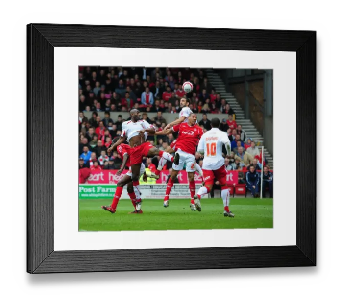 Framed Print : Liam Fontaine heads away