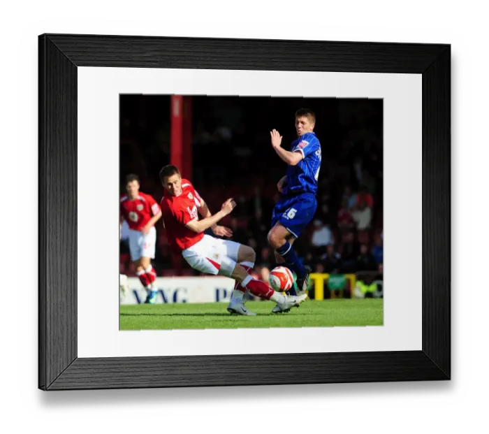 Framed Print : Bristol City vs Ipswich Town: A Football Rivalry Unfolds - 08-09 Season Showdown
