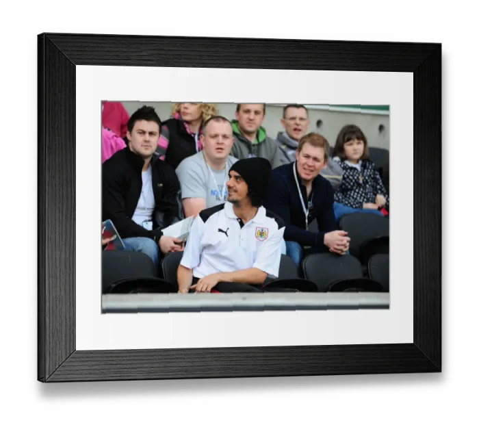 Framed Print : The Swans and Robins Clash: Swansea vs. Bristol City - Football Rivalry, Season 08-09 Framed Print : The Swans and Robins Clash: Swansea vs. Bristol City - Football Rivalry, Season 08-09