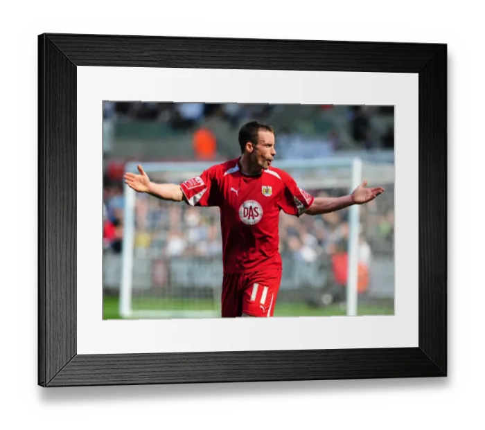 Framed Print : Swansea vs. Bristol City: The Intense Football Rivalry (Season 08-09) Framed Print : Swansea vs. Bristol City: The Intense Football Rivalry (Season 08-09)