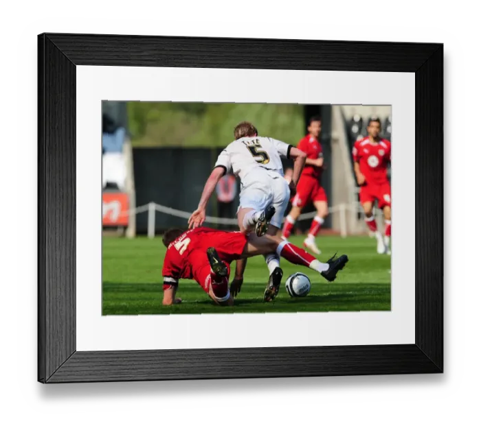 Framed Print : Bristol City vs. Swansea: A Football Rivalry - Season 08-09 Framed Print : Bristol City vs. Swansea: A Football Rivalry - Season 08-09