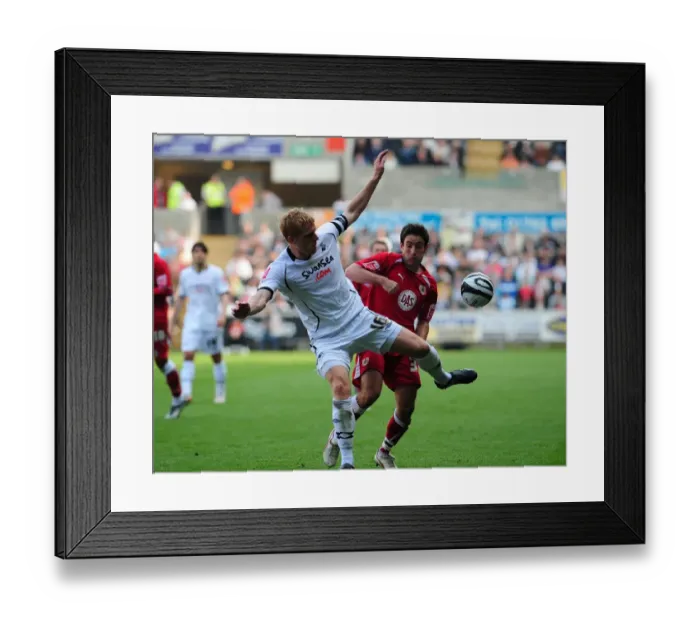 Framed Print : The Clash of the South Wales Rivals: Swansea vs. Bristol City - Season 08-09 Football Championship