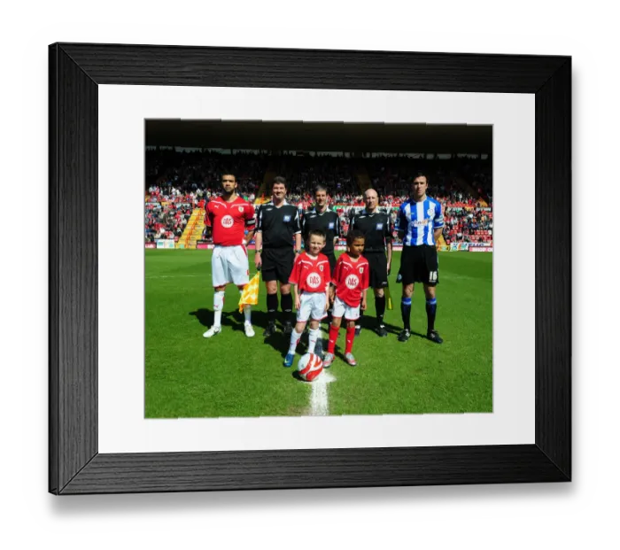 Framed Print : Clash of the Championship Titans: Bristol City vs Sheffield Wednesday (Season 8-9) Framed Print : Clash of the Championship Titans: Bristol City vs Sheffield Wednesday (Season 8-9)