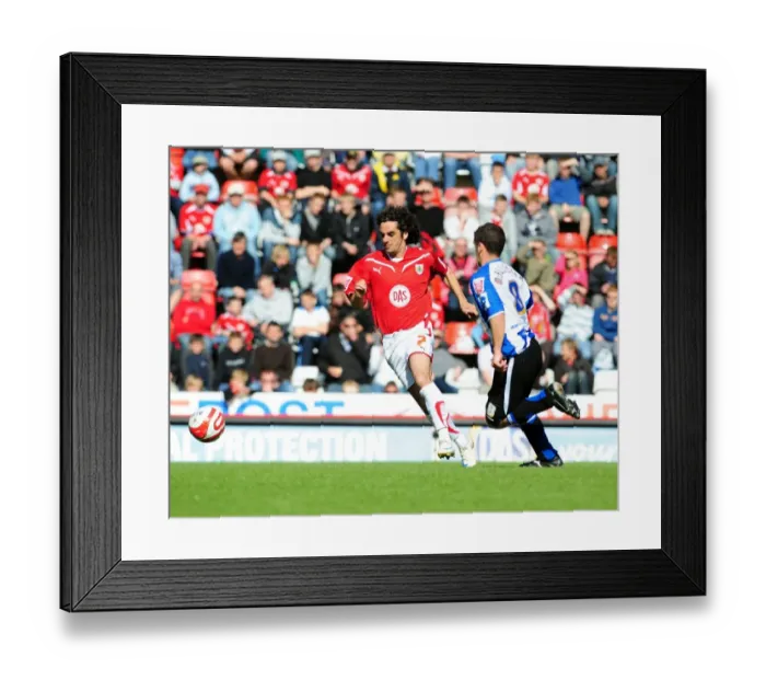 Framed Print : Bristol City vs Sheffield Wednesday: A Football Rivalry Unfolds - 08-09 Season Showdown