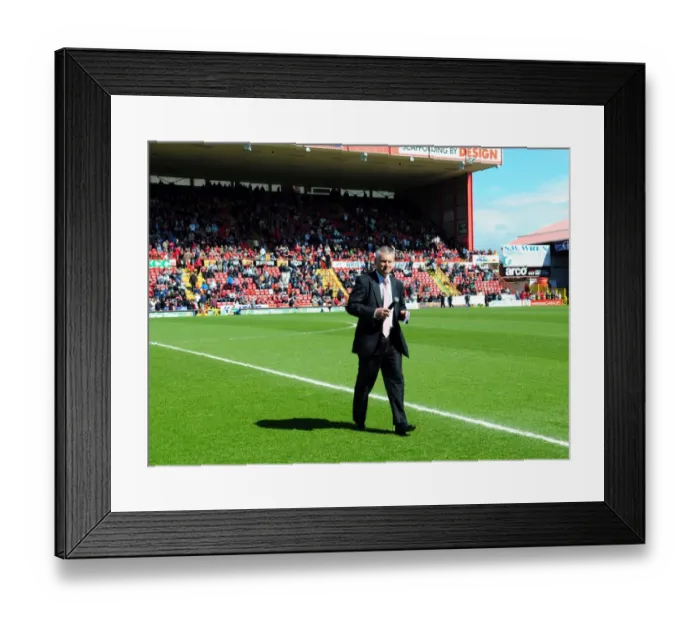 Framed Print : Bristol City vs. Sheffield Wednesday: Clash of the Championship Titans (Season 8-9) Framed Print : Bristol City vs. Sheffield Wednesday: Clash of the Championship Titans (Season 8-9)