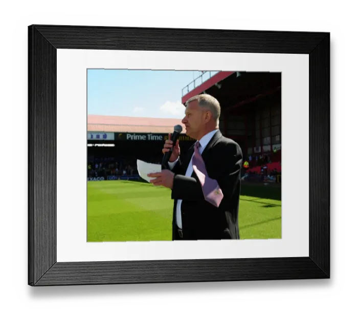 Framed Print : Clash of the Giants: Bristol City vs Sheffield Wednesday (Season 8-9) Framed Print : Clash of the Giants: Bristol City vs Sheffield Wednesday (Season 8-9)