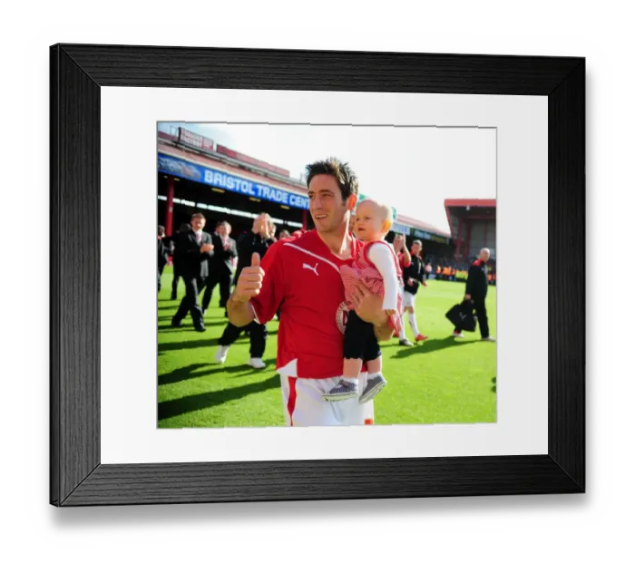 Framed Print : Bristol City vs Sheffield Wednesday: Clash of the Championship Titans (Season 8-9)