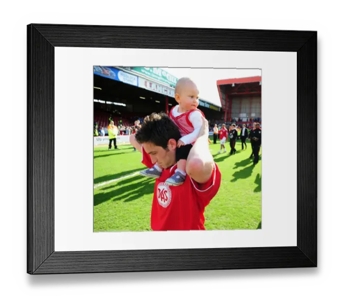 Framed Print : Bristol City vs Sheffield Wednesday: A Football Rivalry - Season 08-09 Framed Print : Bristol City vs Sheffield Wednesday: A Football Rivalry - Season 08-09