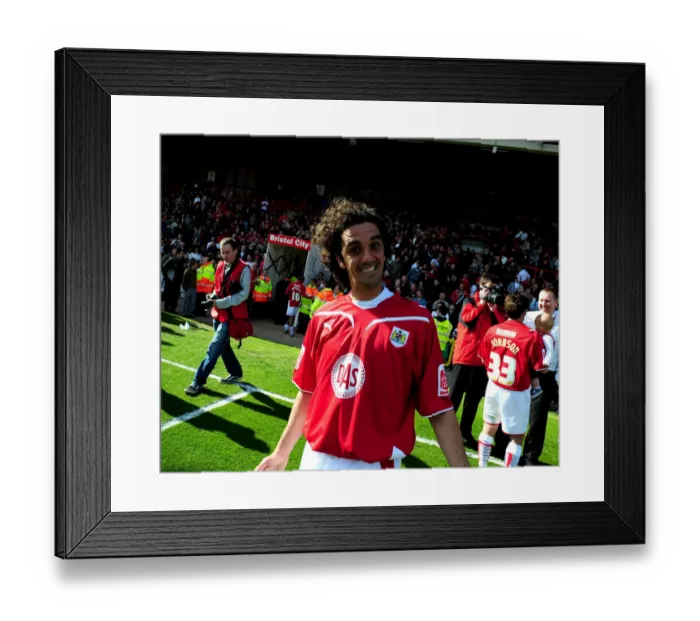 Framed Print : Bristol City vs Sheffield Wednesday: A Football Rivalry from the 08-09 Season Framed Print : Bristol City vs Sheffield Wednesday: A Football Rivalry from the 08-09 Season