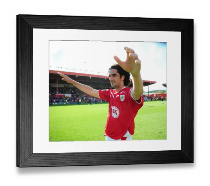 Framed Print : Clash of the Giants: Bristol City vs Sheffield Wednesday (Season 8-9)