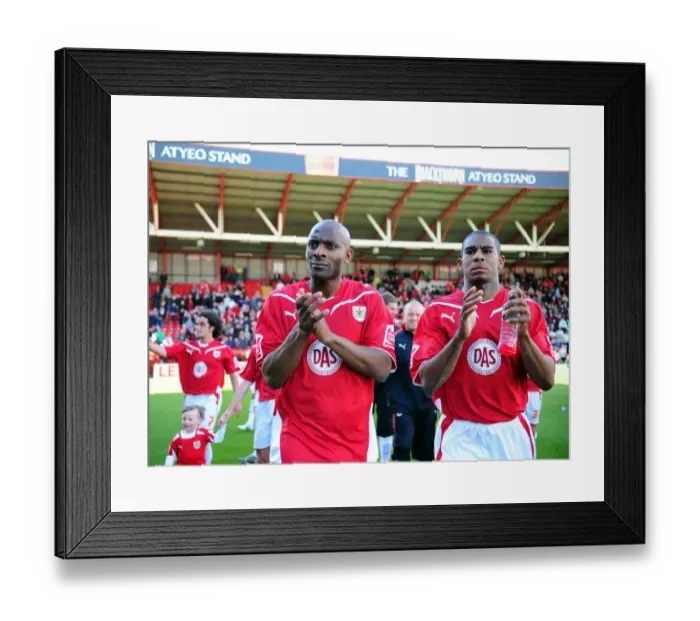 Framed Print : Bristol City vs Sheffield Wednesday: A Season 08-09 Showdown - The First Team Clash