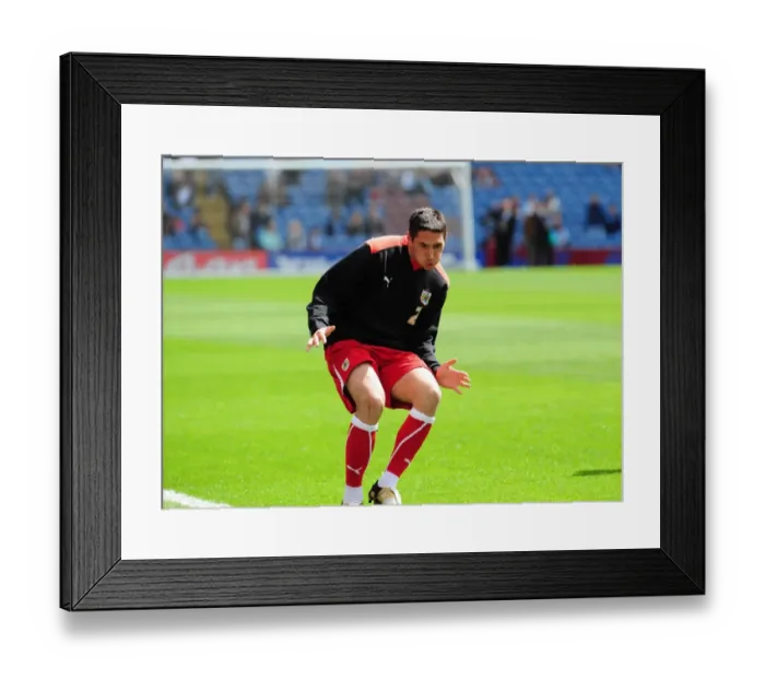 Framed Print : Bradley Orr warms up Framed Print : Bradley Orr warms up