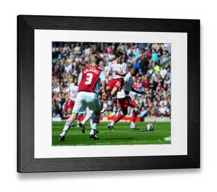 Framed Print : Burnley vs. Bristol City: A Football Rivalry - Season 08-09 Framed Print : Burnley vs. Bristol City: A Football Rivalry - Season 08-09