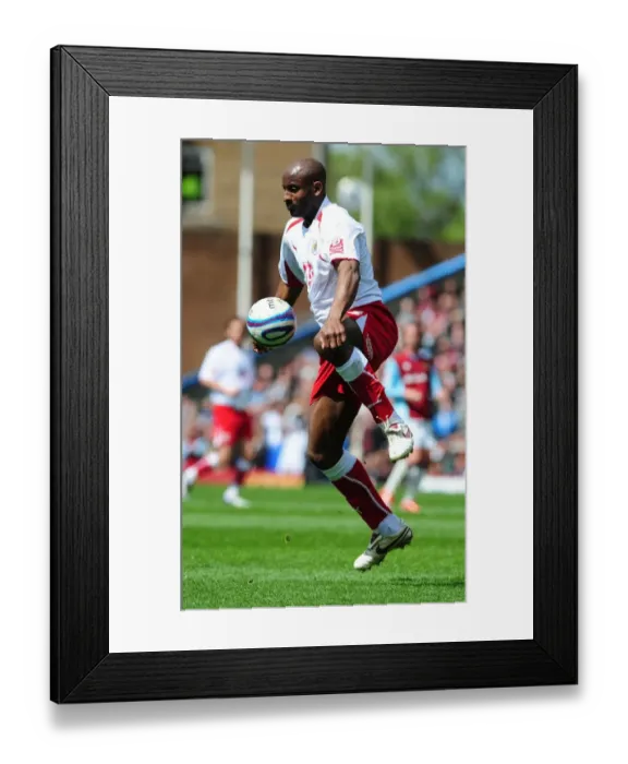 Framed Print : Dele Adebola in Action: Burnley vs. Bristol City
