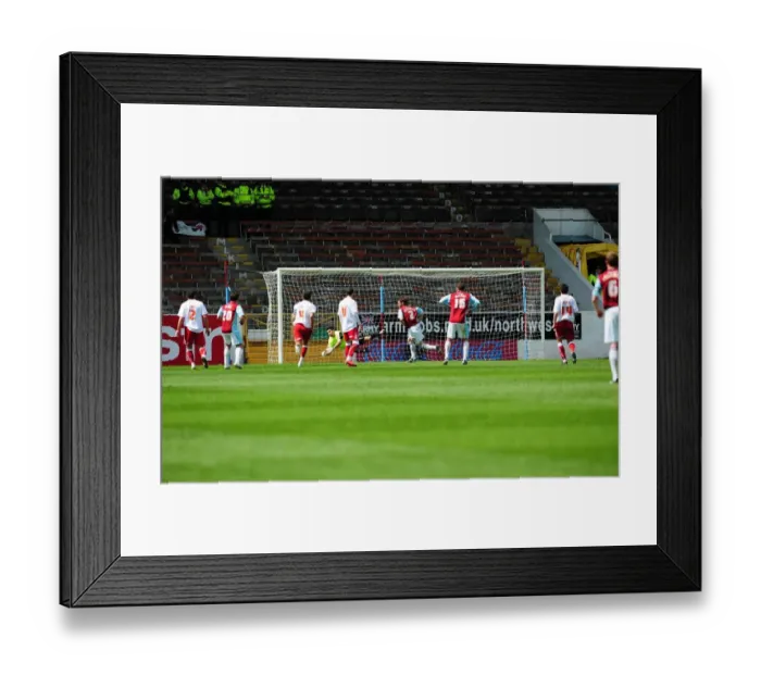 Framed Print : Graham Alexander celebrates scoring Framed Print : Graham Alexander celebrates scoring