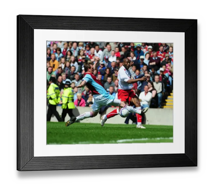 Framed Print : Steven Caldwell - Dele Adebola Framed Print : Steven Caldwell - Dele Adebola