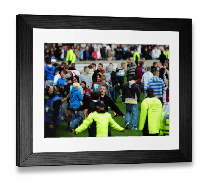 Framed Print : Burnley vs. Bristol City: A Football Rivalry - Season 08-09 Framed Print : Burnley vs. Bristol City: A Football Rivalry - Season 08-09