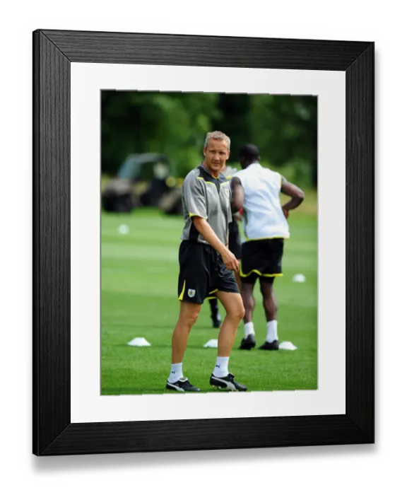 Framed Print : Bristol City First Team: On the Path to Glory - Pre-Season Training 09-10 Framed Print : Bristol City First Team: On the Path to Glory - Pre-Season Training 09-10